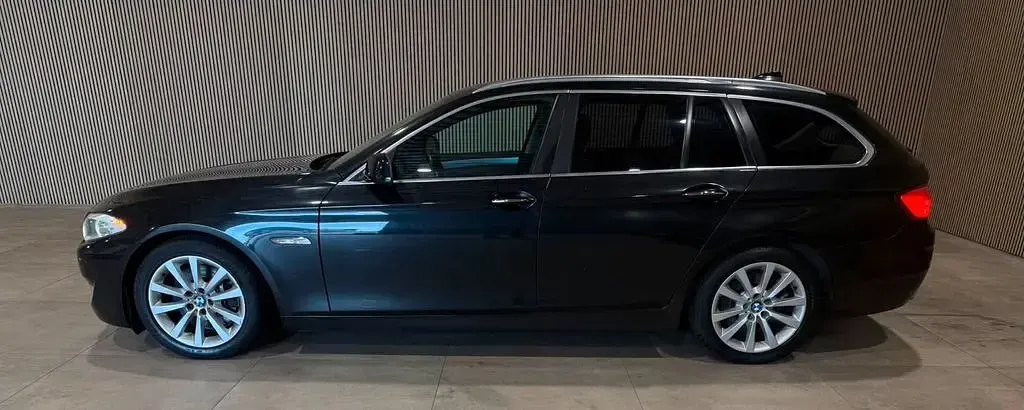 Gebraucht BMW 530 Sport Line 245 PS (180 kW) 2010 Schwarz Limousine