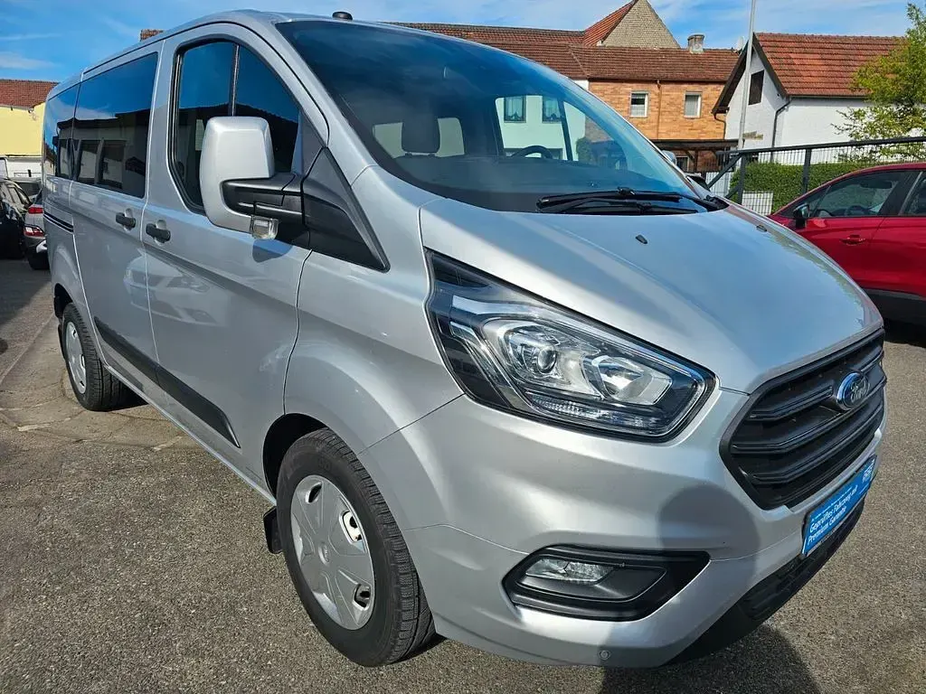 Gebraucht Ford Transit 131 PS (96 kW) 2018 Silber Kombi
