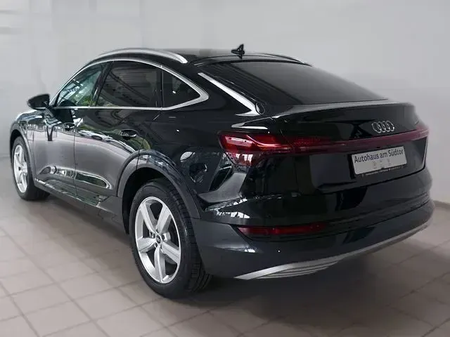 Gebraucht Audi e-tron Sportback Advanced Plus 300 kW (408 PS) 2023 Mythosschwarz metallic SUV