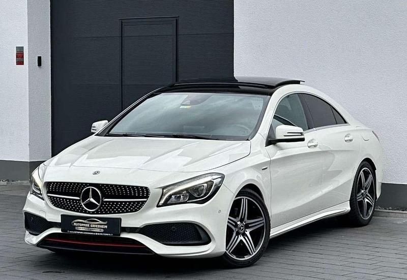 Weiß Gebraucht 2017 Mercedes CLA250 AMG line Limousine | 24.900 € (Fairer Preis) - Bild 1/4