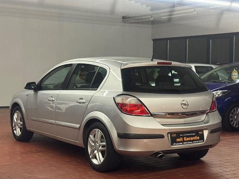 Gebraucht Opel Astra 140 PS (102 kW) 2006 Silber Limousine