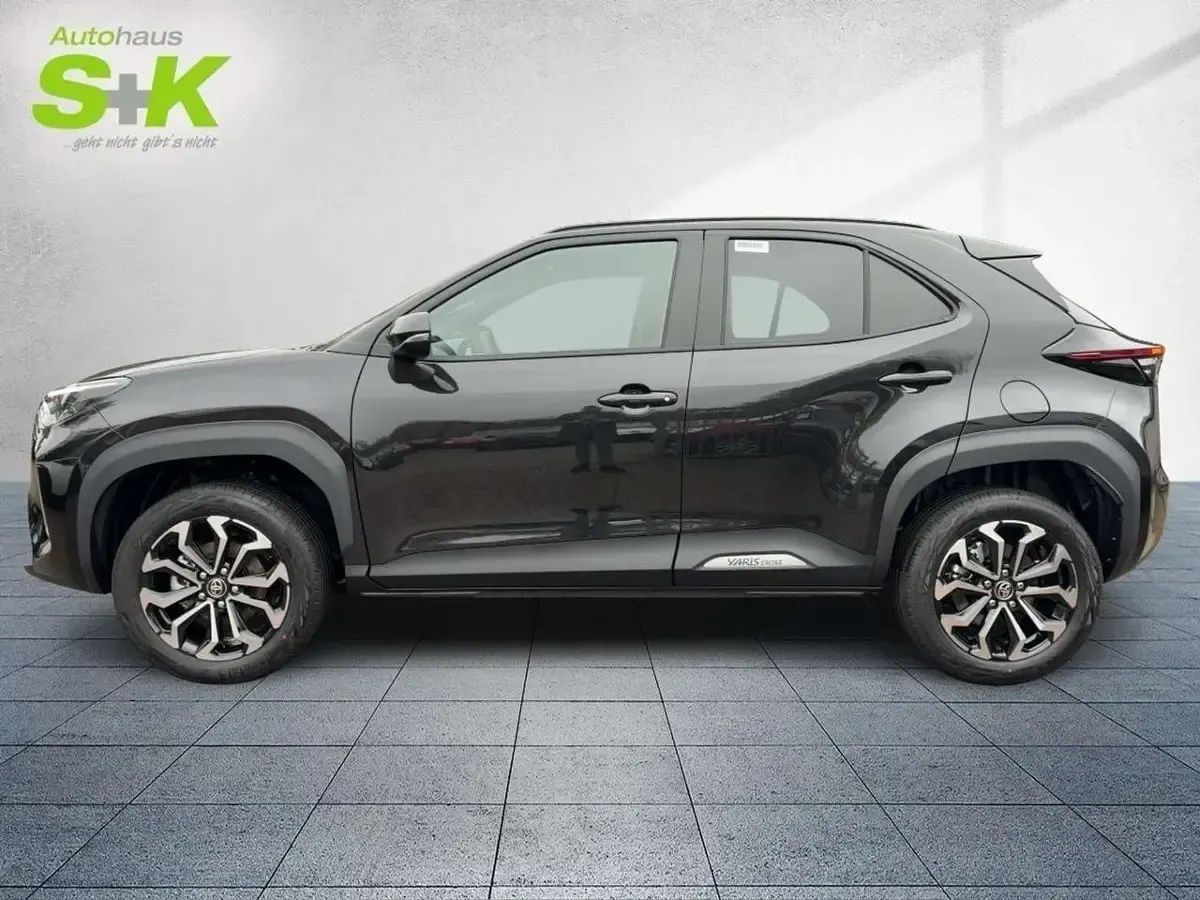 Neu Toyota Yaris Cross 131 PS (96 kW) 2026 Mysticschwarz mica SUV