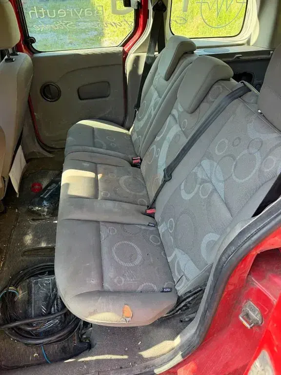 Gebraucht Renault Kangoo Expression 86 PS (63 kW) 2010 Rot Van / Kleinbus