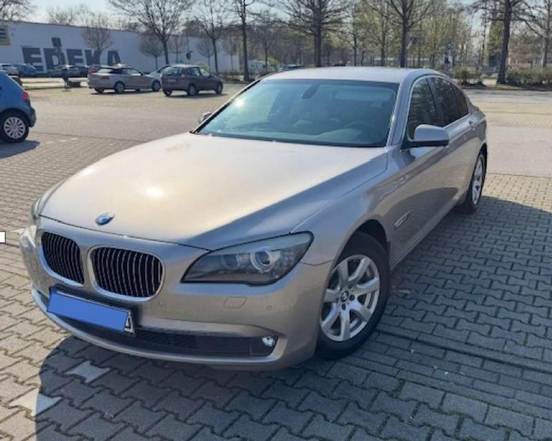 Gebraucht BMW 730L 245 PS (180 kW) 2009 Silber Limousine