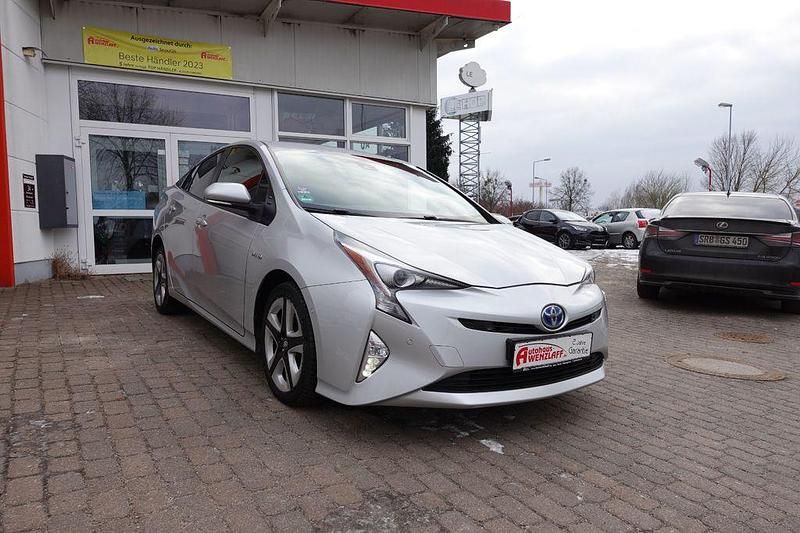 Gebraucht Toyota Prius Executive 122 PS (89 kW) 2016 Silber Limousine