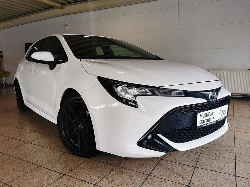 Weiß Gebraucht 2021 Toyota Corolla Comfort Limousine | 16.450 € (Guter Preis) - Bild 1/4