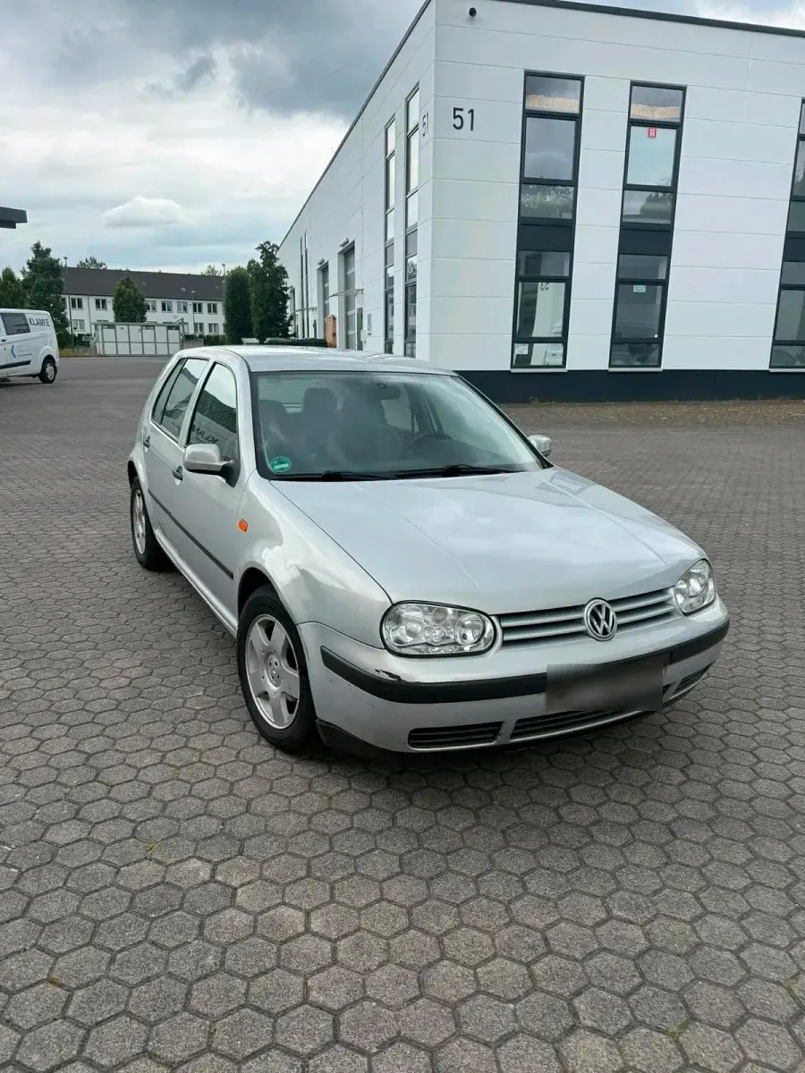 Gebraucht VW Golf IV 101 PS (74 kW) 1998 Silber Kleinwagen