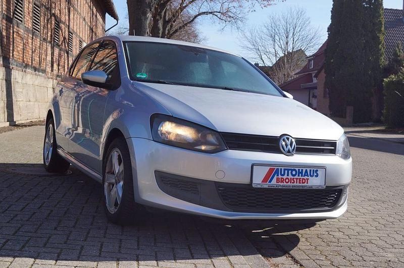 Gebraucht VW Polo 60 PS (44 kW) 2012 Silber Kleinwagen