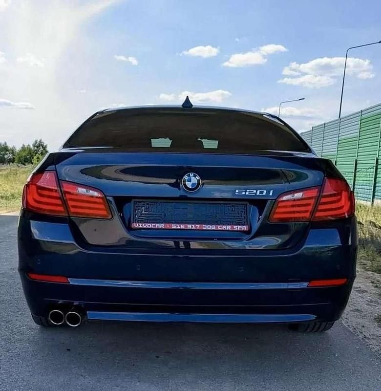 Gebraucht BMW 520 Sport Line 184 PS (135 kW) 2012 Blau Limousine