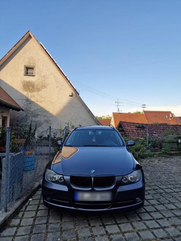 Andere außenfarben Gebraucht 2007 BMW 330 Kombi | 4.000 € (Superpreis) - Bild 1/4