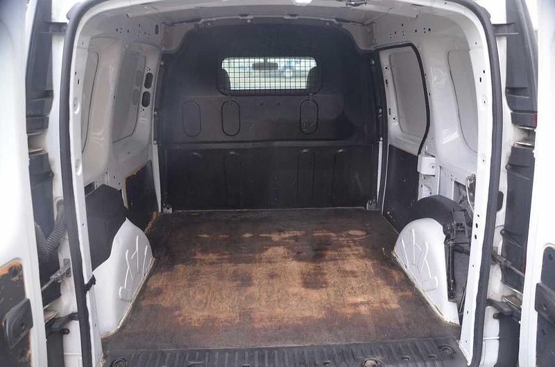 Gebraucht Renault Kangoo Komfort 68 PS (50 kW) 2010 Weiß Van / Kleinbus