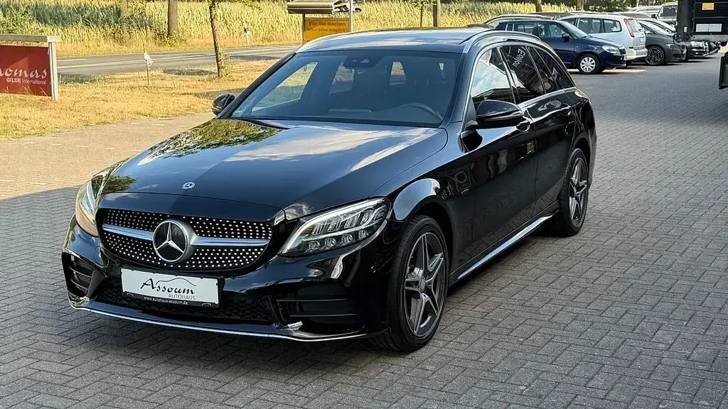 Gebraucht Mercedes C300e AMG 194 PS (142 kW) 2020 Schwarz Limousine