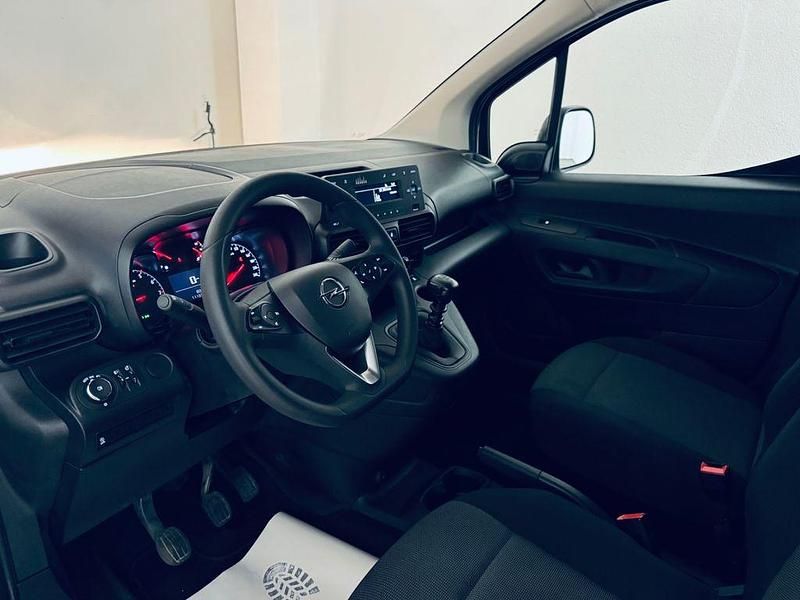 Gebraucht Opel Combo Selection 102 PS (75 kW) 2022 Weiß Van / Kleinbus