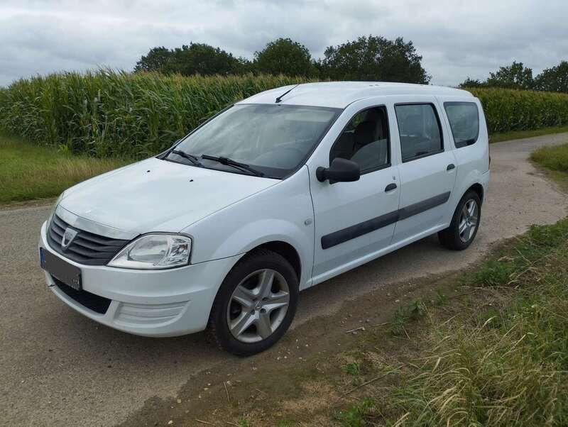 Weiß Gebraucht 2010 Dacia Logan MCV Ambiance Kombi | 2.250 € (Fairer Preis) - Bild 1/1
