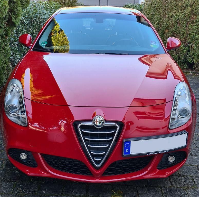 Gebraucht Alfa Romeo Giulietta Turismo 170 PS (125 kW) 2012 Rot Kleinwagen