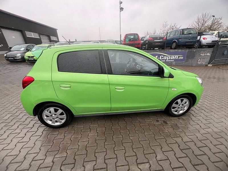 Gebraucht Mitsubishi Space Star 80 PS (58 kW) 2014 Grün Van / Kleinbus