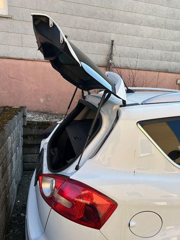 Gebraucht Ford Kuga Titanium 163 PS (119 kW) 2011 Weiß SUV