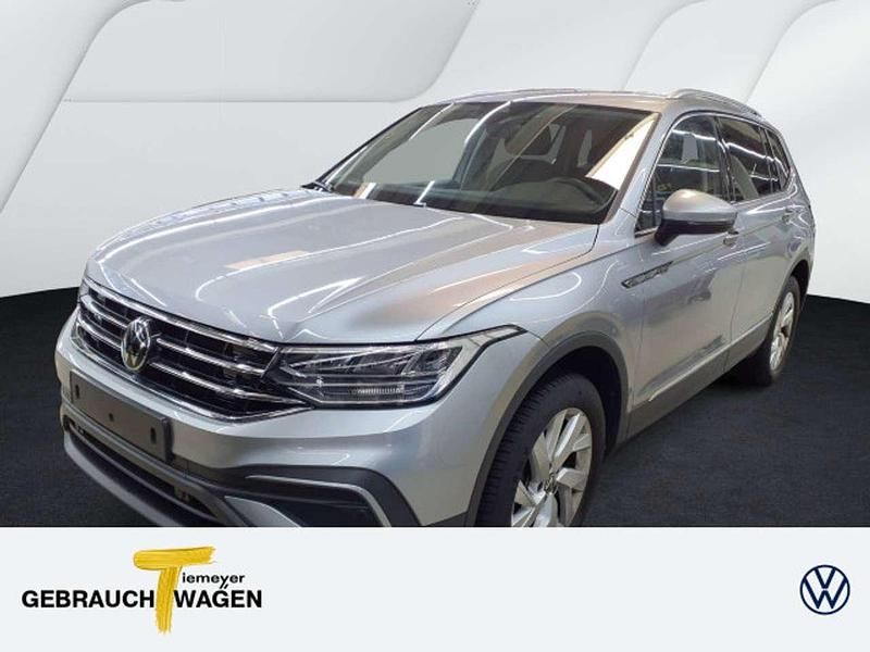 Silber Gebraucht 2024 VW Tiguan Allspace Life SUV | 33.490 € (Superpreis) - Bild 1/4