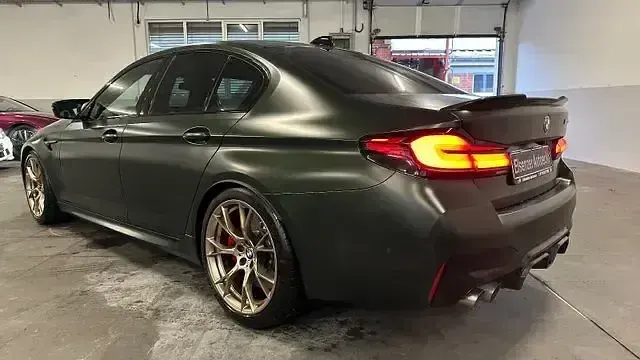 Gebraucht BMW M5 Performance 635 PS (467 kW) 2022 Sonderlackierung frozen green Limousine