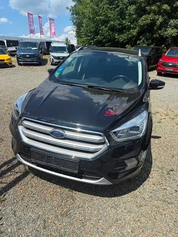 Gebraucht Ford Kuga Titanium 150 PS (110 kW) 2018 Schwarz SUV