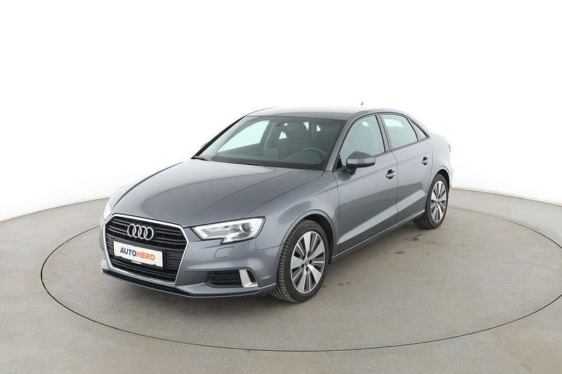 Gebraucht Audi A3 Sport 116 PS (85 kW) 2018 Grau Limousine