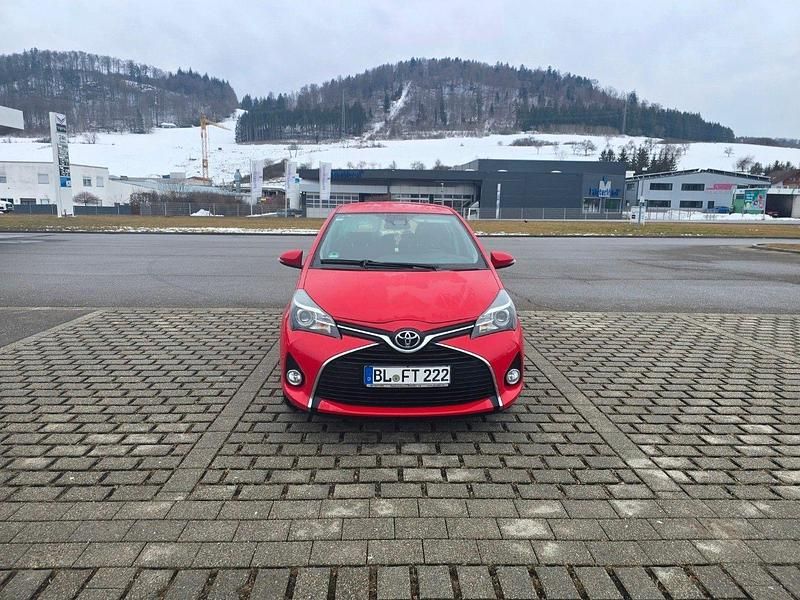 Gebraucht Toyota Yaris Edition-S 99 PS (72 kW) 2016 Rot Kleinwagen