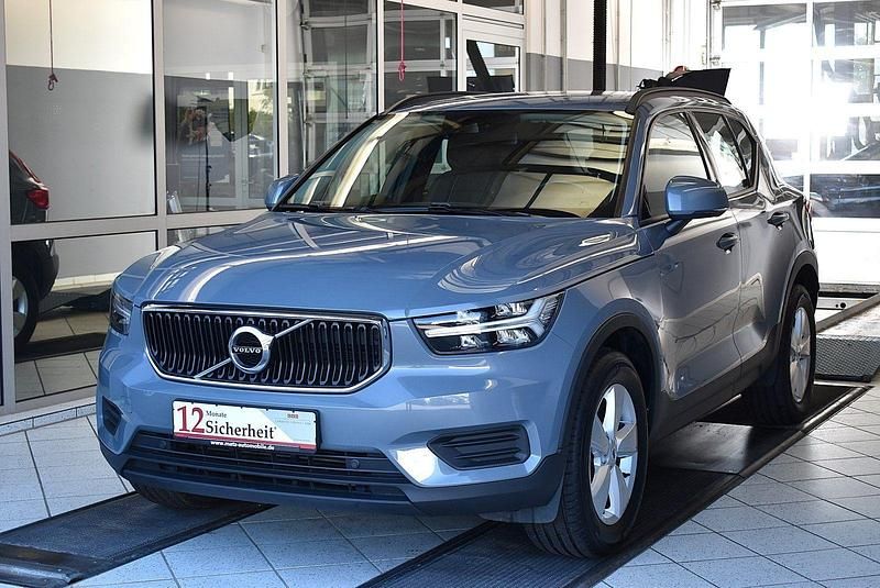 Grau Gebraucht 2021 Volvo XC40 Momentum SUV | 21.939 € (Fairer Preis) - Bild 1/4