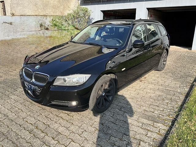 Gebraucht BMW 325 Exclusive 204 PS (150 kW) 2012 Schwarz Kombi