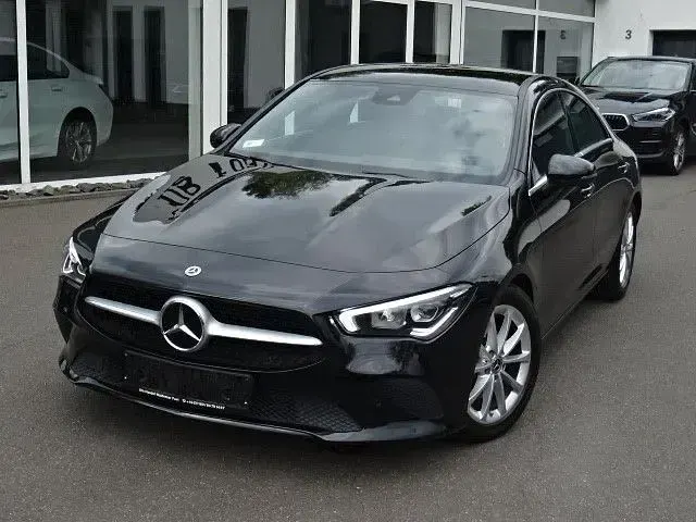 Gebraucht Mercedes CLA180 116 PS (85 kW) 2022 Schwarz Limousine