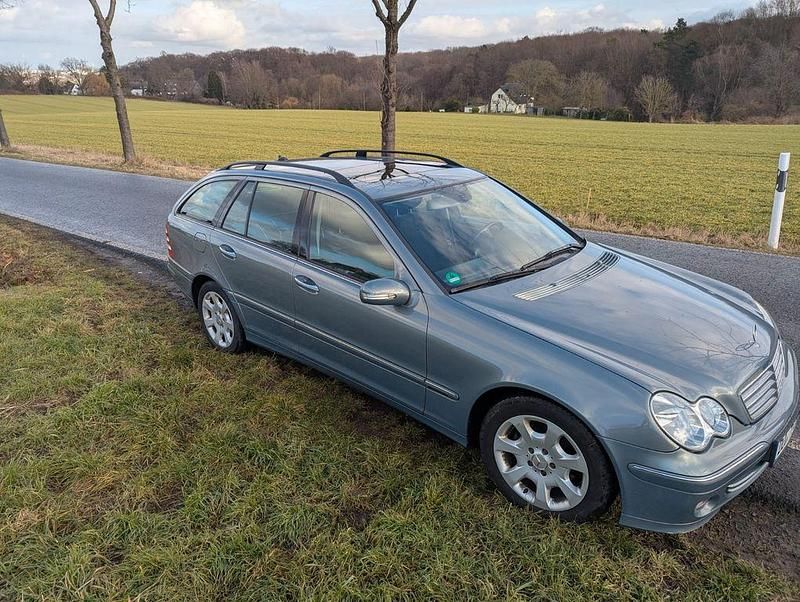 Gebraucht Mercedes C220 150 PS (110 kW) 2005 Limousine