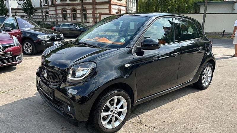 Schwarz Gebraucht 2014 Smart ForFour Passion Limousine | 3.600 € (Guter Preis) - Bild 1/4