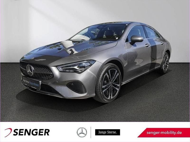 Lack mountaingrau Gebraucht 2024 Mercedes CLA250e Progressive Limousine | 34.049 € (Superpreis) - Bild 1/3