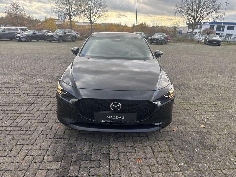 Neu Mazda 3 140 PS (102 kW) 2025 Schwarz Limousine