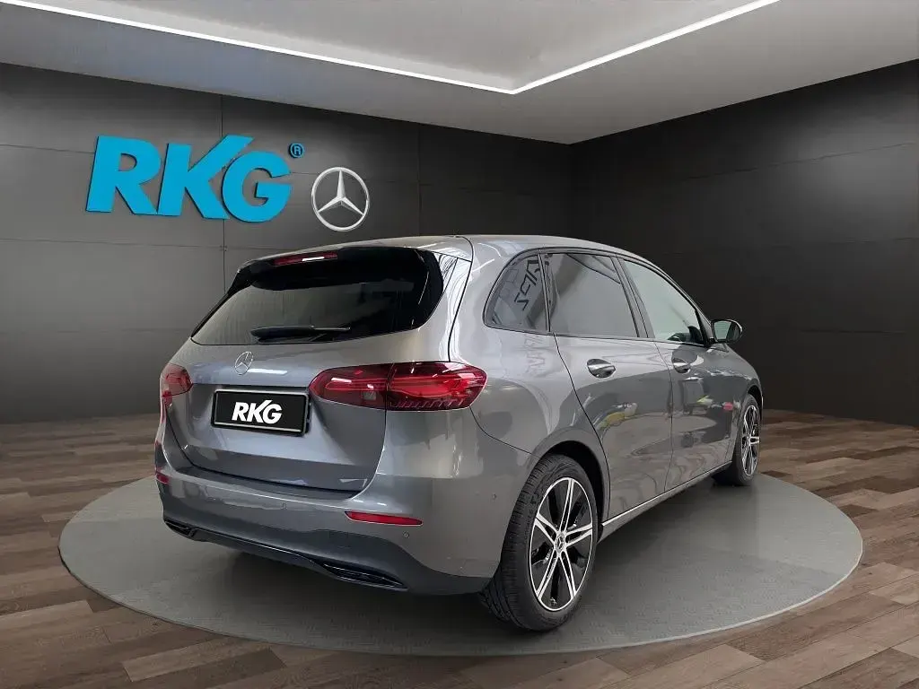 Gebraucht Mercedes B220 Progressive 191 PS (140 kW) 2025 Grau Kleinwagen