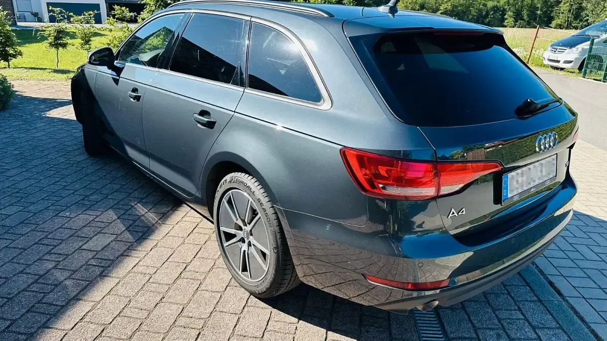 Gebraucht Audi A4 Design 150 PS (110 kW) 2017 Grau Kombi