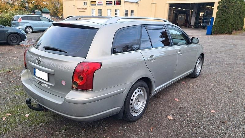 Gebraucht Toyota Avensis Sol 147 PS (108 kW) 2004 Kombi