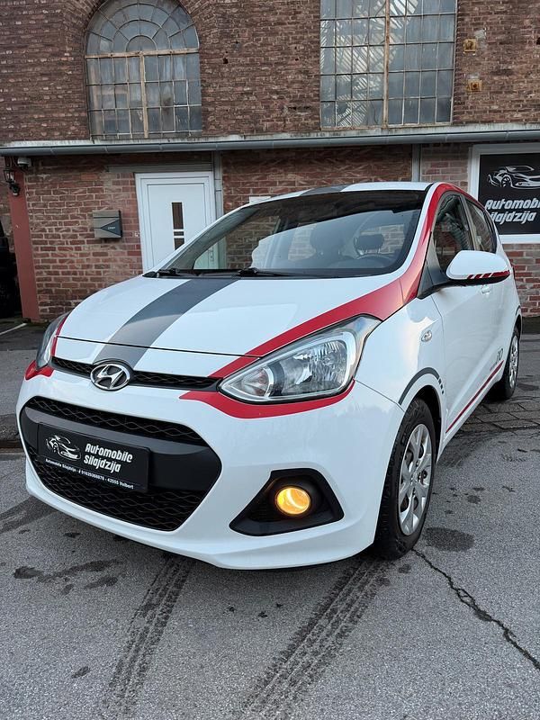 Gebraucht Hyundai i10 Trend 67 PS (49 kW) 2016 Weiß Kleinwagen