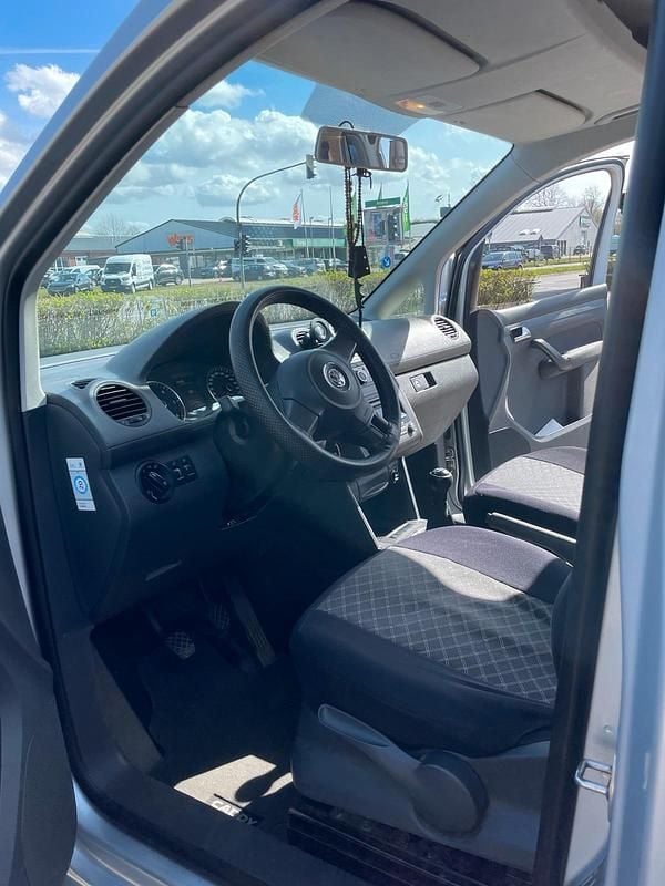 Gebraucht VW Caddy 101 PS (74 kW) 2011 Silber Van / Kleinbus