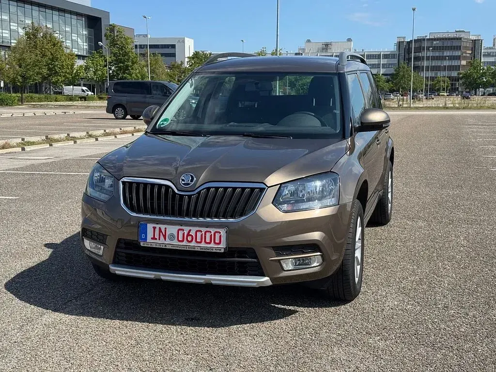 Gebraucht Skoda Yeti Active 110 PS (80 kW) 2015 Braun SUV