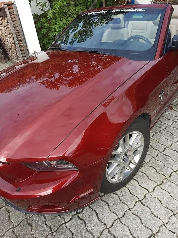 Gebraucht Ford Mustang 309 PS (227 kW) 2013 Rot Cabrio