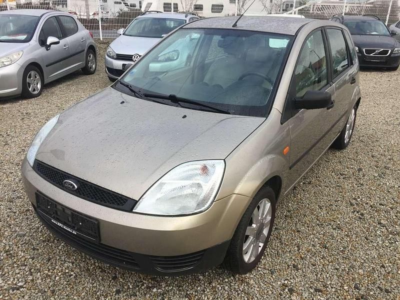 Gebraucht Ford Fiesta Ambiente 80 PS (58 kW) 2002 Gold (metallic) Kleinwagen