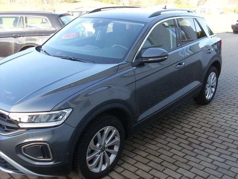 Gebraucht VW T-Roc Move 150 PS (110 kW) 2024 Grau SUV