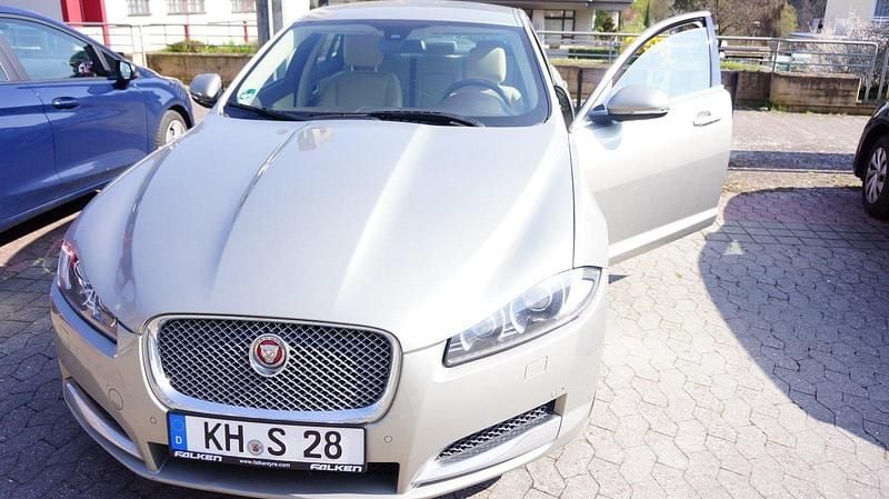 Gebraucht Jaguar XF 200 PS (147 kW) 2014 Gold Limousine