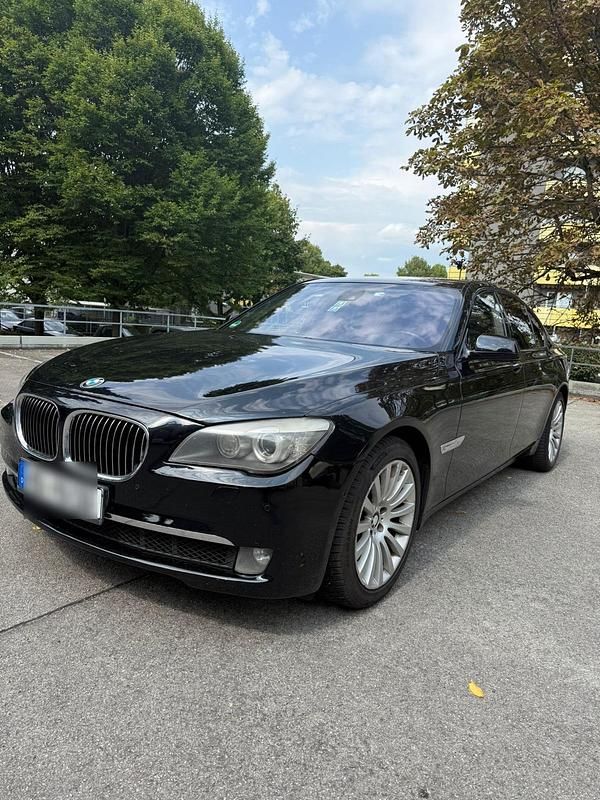 Schwarz Gebraucht 2010 BMW 730 Comfort Edition Limousine | 9.200 € (Fairer Preis) - Bild 1/4
