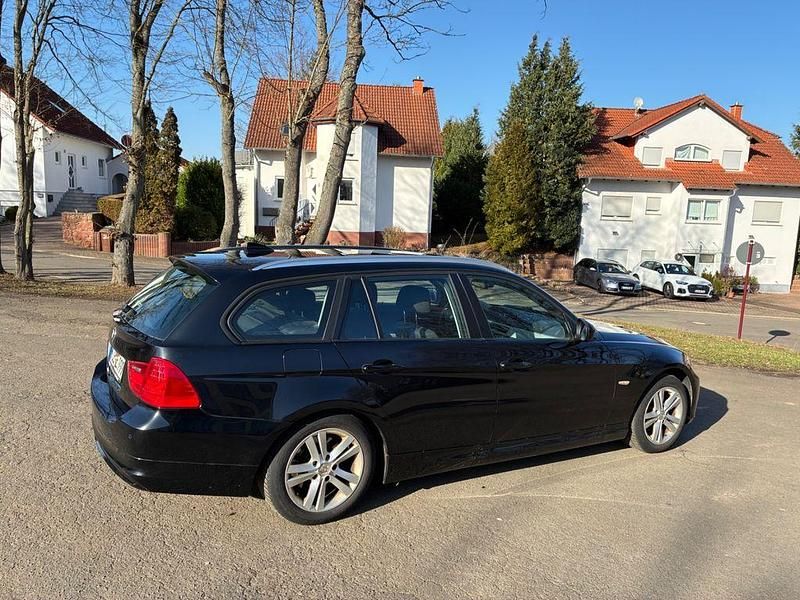 Gebraucht BMW 320 Performance 197 PS (144 kW) 2011 Schwarz Kombi