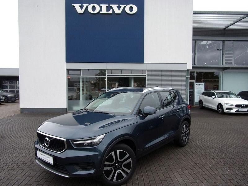 Blau Gebraucht 2021 Volvo XC40 Momentum SUV | 24.900 € (Superpreis) - Bild 1/4