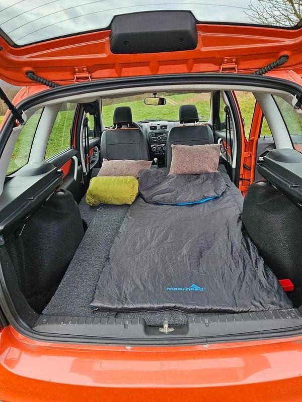 Gebraucht Lada Kalina 87 PS (63 kW) 2017 Orange Kleinwagen