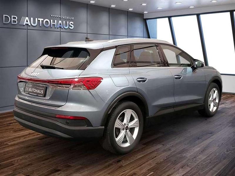 Gebraucht Audi Q4 e-tron S-Line 150 kW (204 PS) 2023 Blau SUV