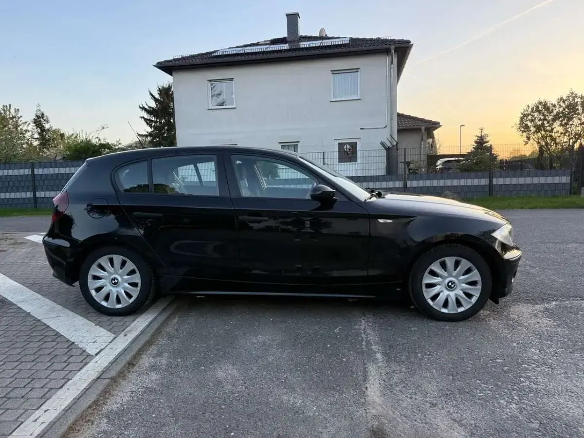Second-hand BMW 116 Advantage 116 CP (85 kW) 2006 Negru Hatchback