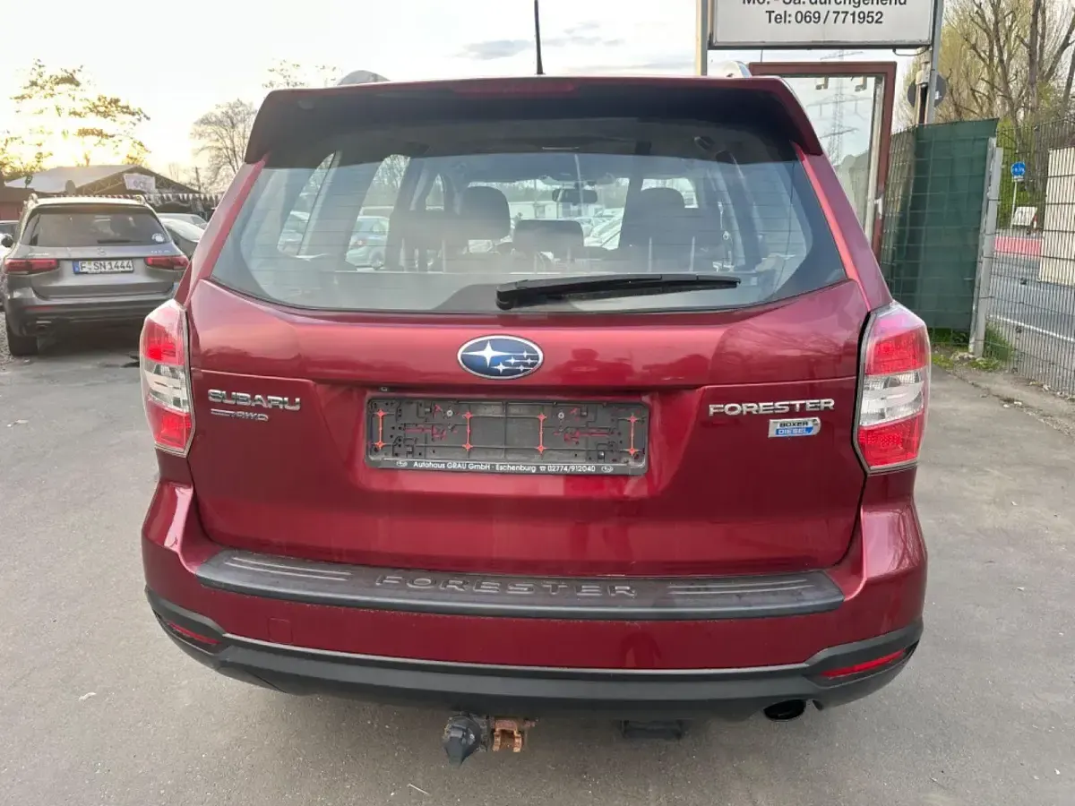 Gebraucht Subaru Forester Exclusive+ 147 PS (108 kW) 2013 Rot SUV
